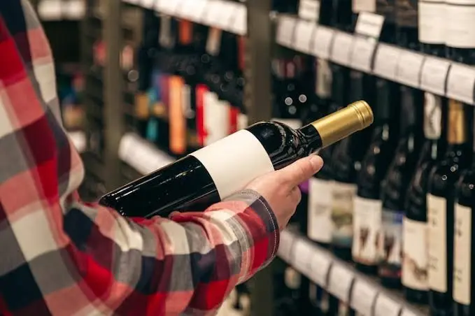 Wine and spirits display